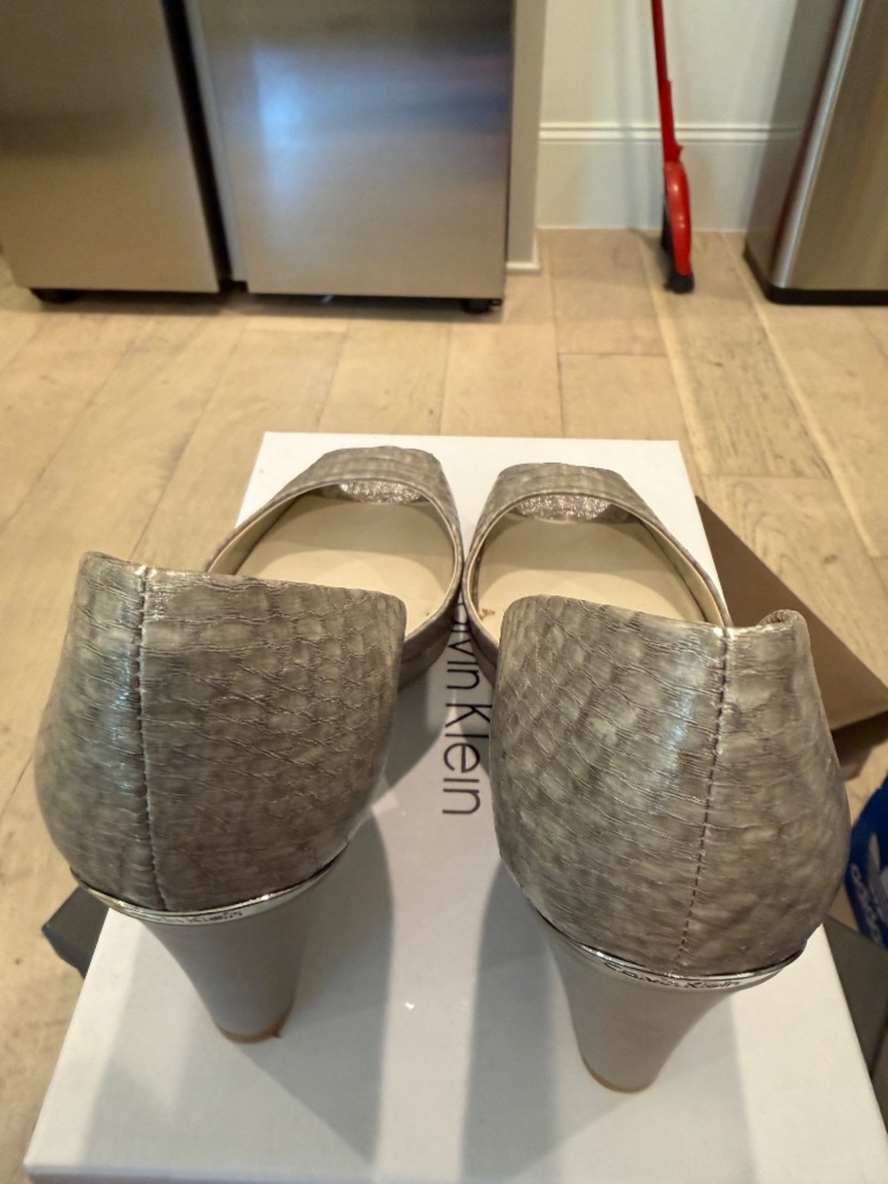 Shoe - Picture 7 of 7